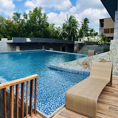 Tanjungbinga Quins Style Resort Belitung מראה חיצוני תמונה